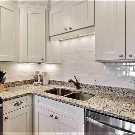 Direct Oceanfront Private Villa Overlooking Pool/Beach - South Forest Beach - Right Next To Coligny Plaza Hilton Head Island Exterior photo